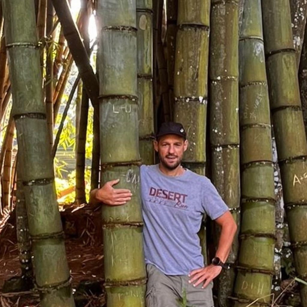 Yo abrazando un bambu en Kandy. 